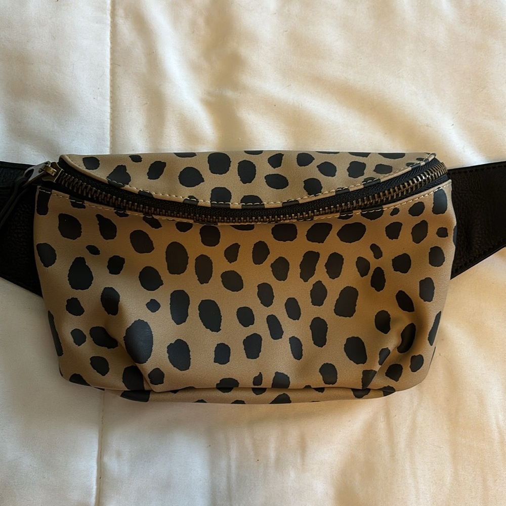 Universal Threads bag from Target